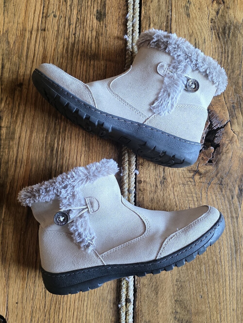 Khombu Tan Suede Ankle Boots Womens Size 9